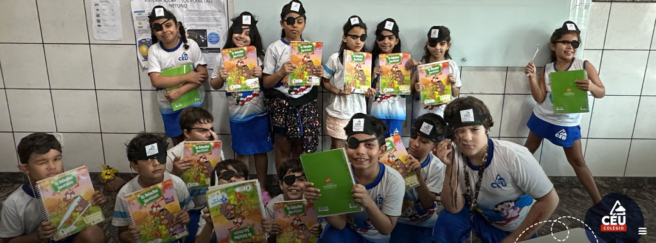 Entrega do Livro da Escola da Inteligência e Caça ao Tesouro no Colégio Pedacinho do Céu & Souza Aguiar – 5º Ano dos Anos Iniciais